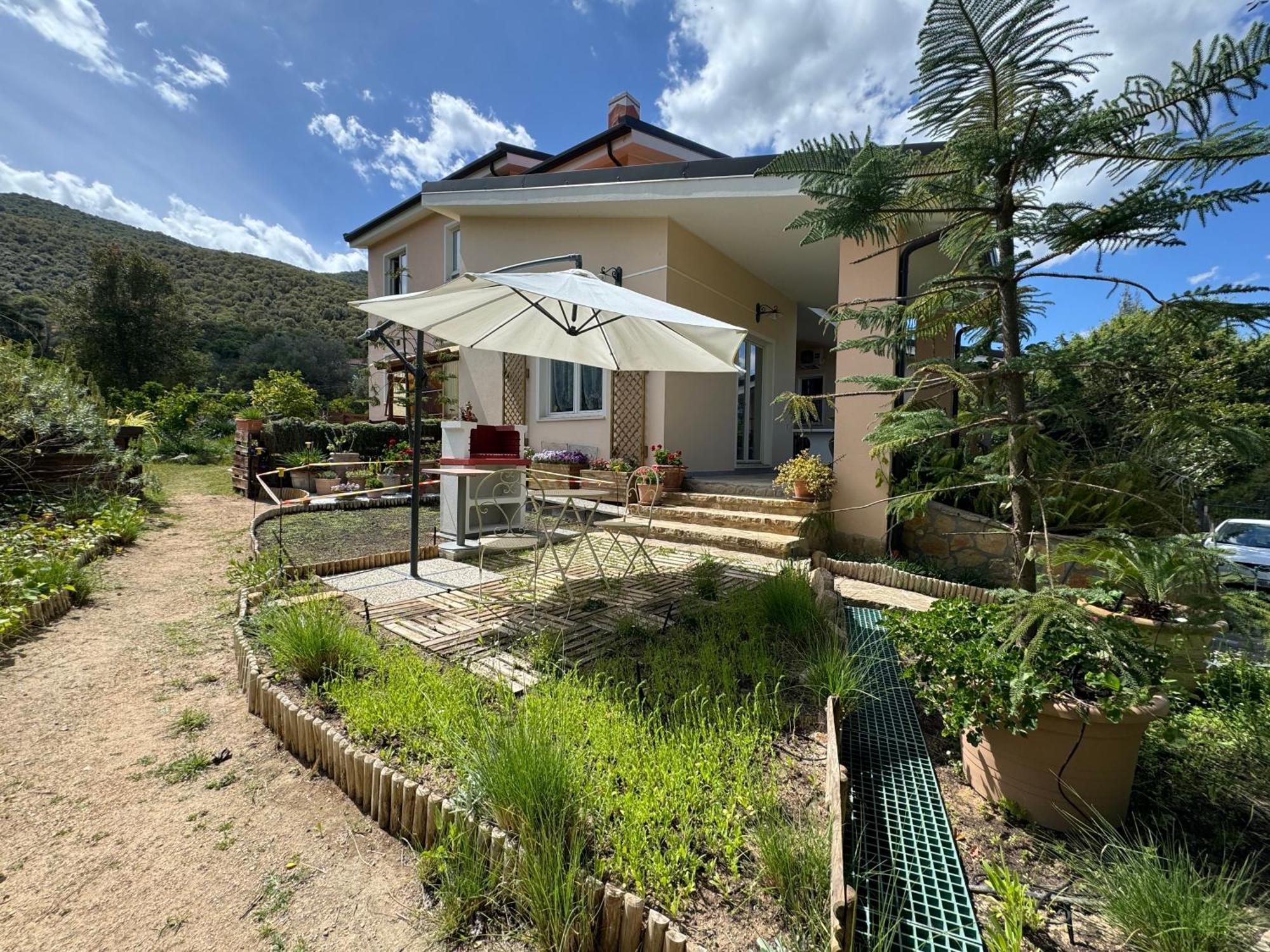 Villa Dei Fiori - Casa Vacanza Capoterra Eksteriør billede