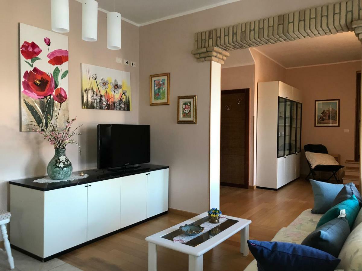 Villa Dei Fiori - Casa Vacanza Capoterra Eksteriør billede
